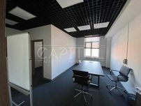 Офіс 450 м². Кабінетна система. 5 хв від ст. м. ПОЧАЙНА