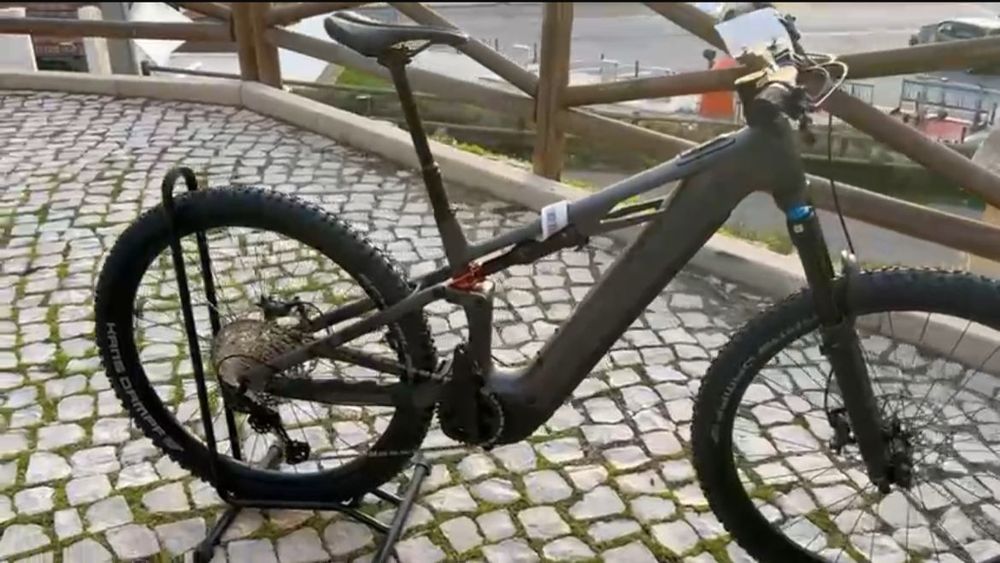 Bicicleta elétrica BTT ebike CUBE 144 SLX