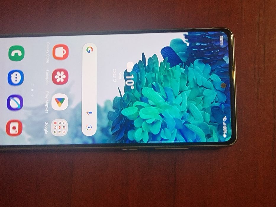 Смартфон Samsung Galaxy S20FE 8/256Gb Green