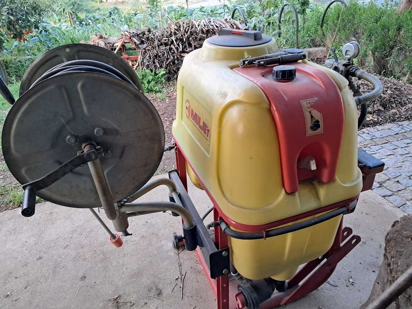 Pulverizador Tomix 200 lt.