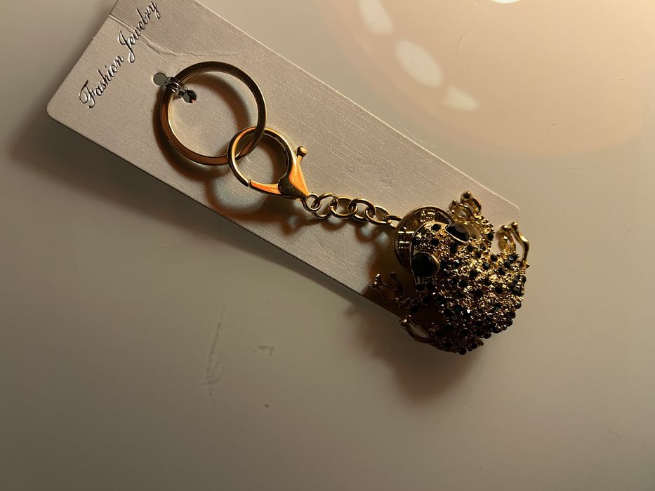 Новий брелок з жабкою