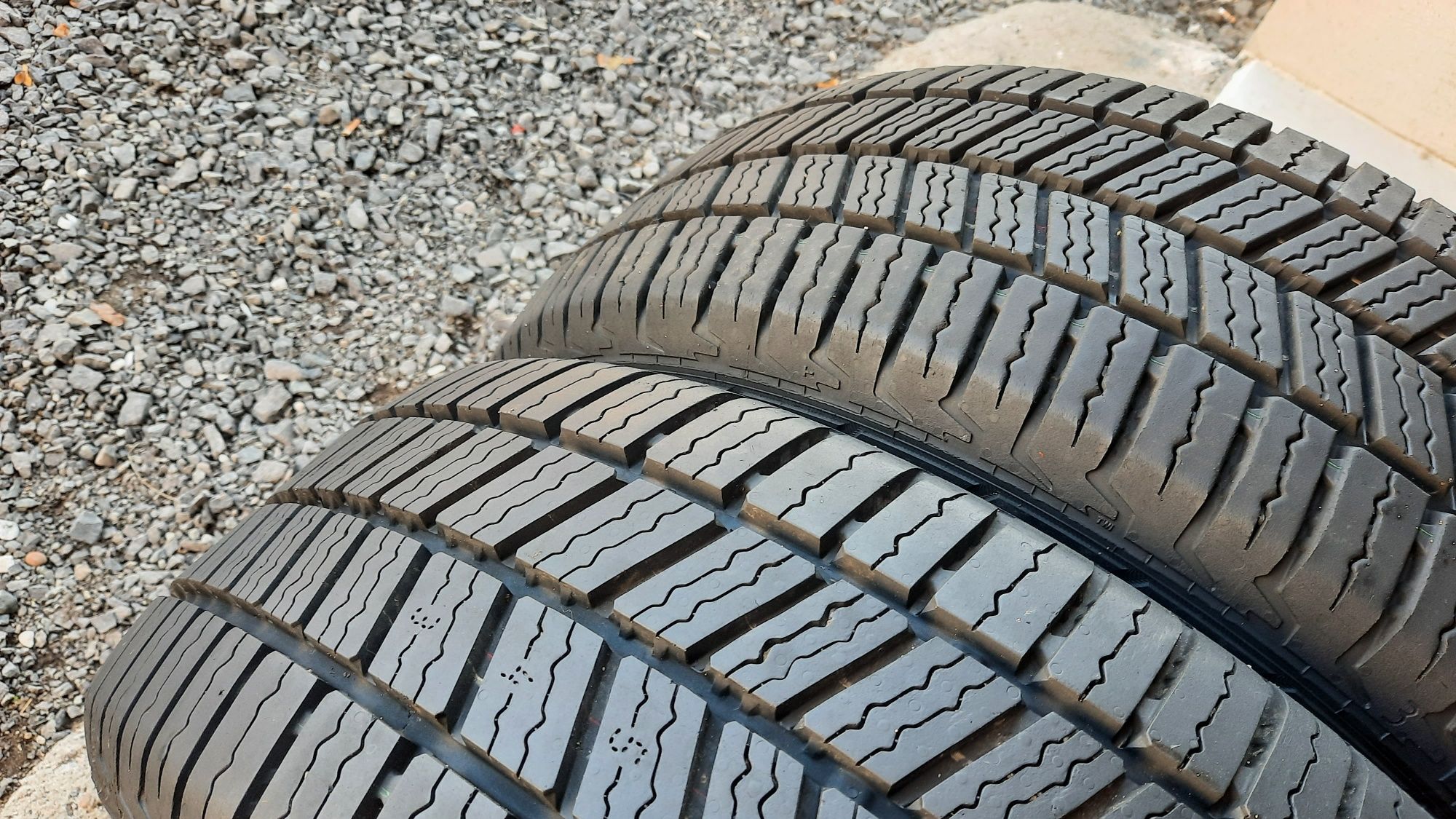 Continental 225/55 R17 C VanContact A/S Ultra 2024