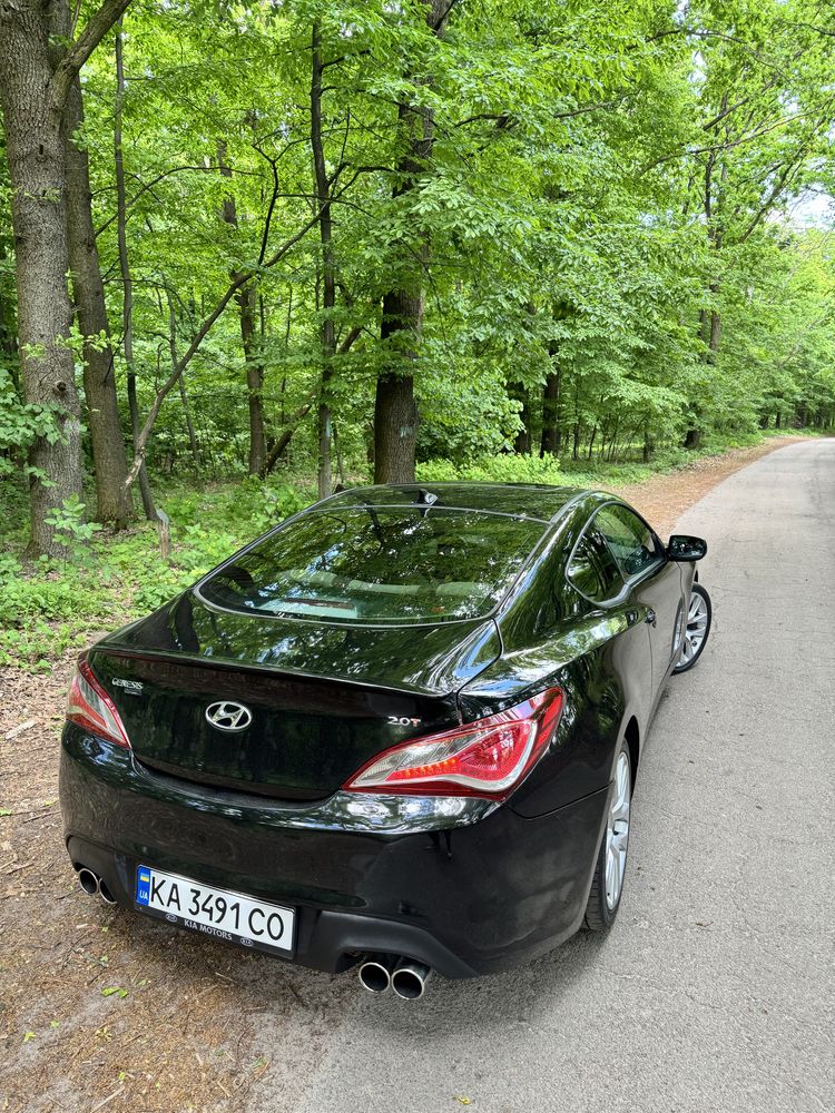 Hyundai Genesis 2013г. 300лс