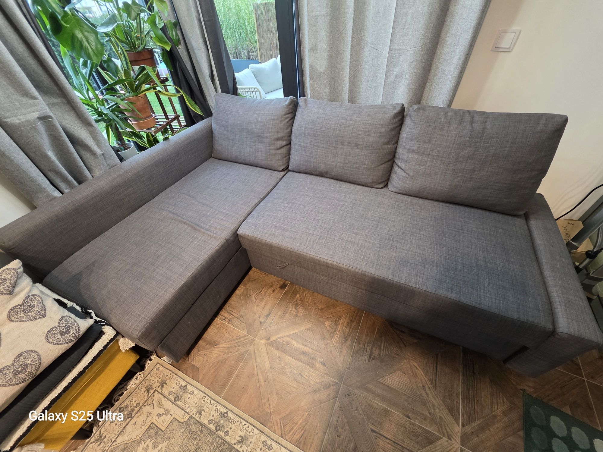 Sofa FRIHETEN z funkcją spania