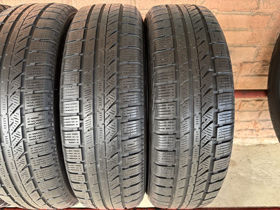 Комплект Зимових шин 175/65R15 Bridgestone
