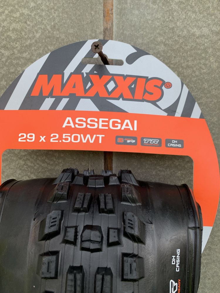 Opona Maxxis Assegai 29x2.5 WT 3C Max Grip DH casing