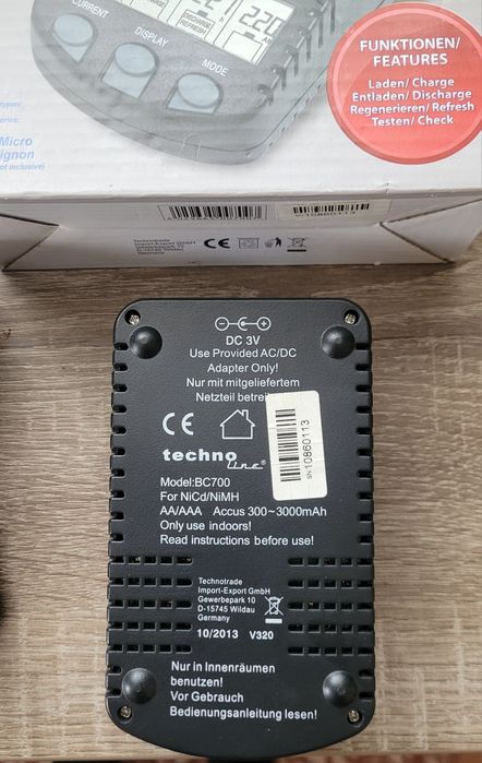 Зарядний пристрій Techno line BC 700