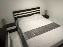 Cama de casal + mesas de cabeceira + comoda