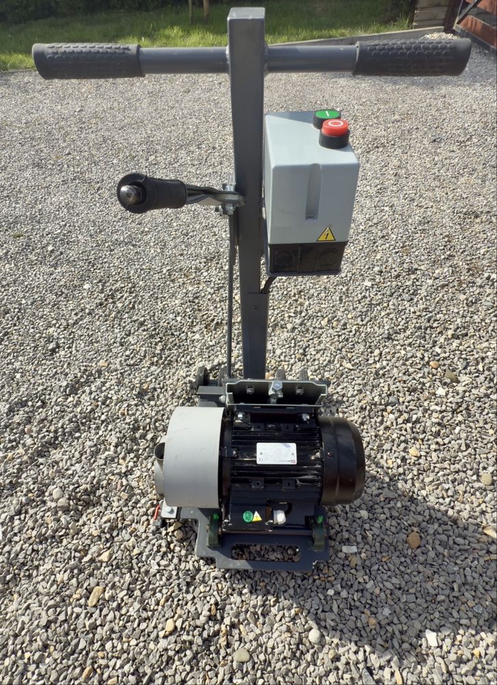 Frezarka do rowków do ogrzewanie podłogowego 4kW 400V