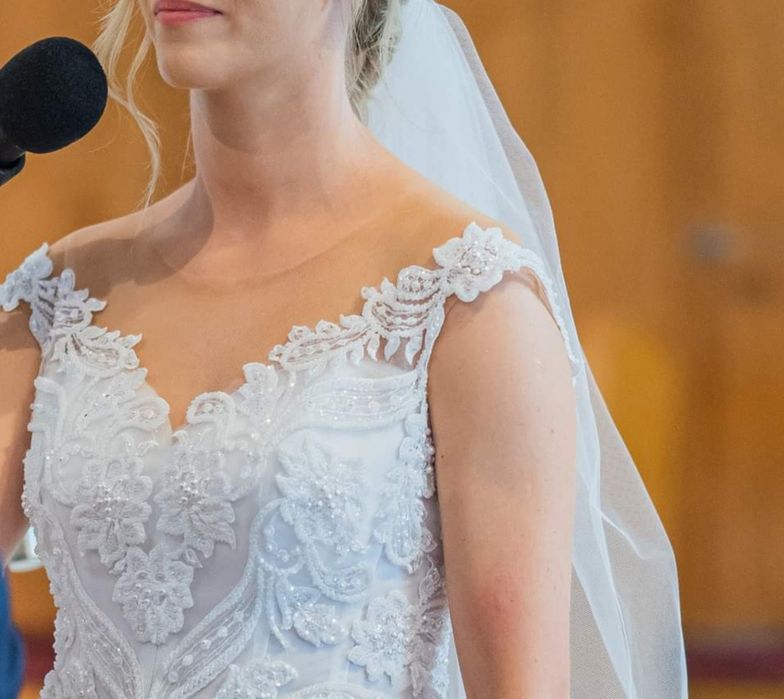 piękna Suknia ślubna