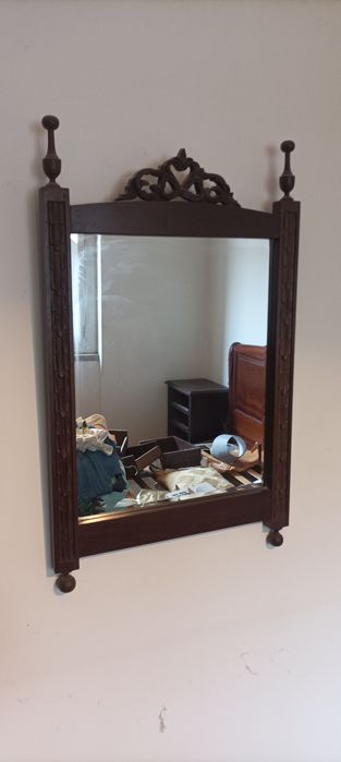 Espelho de madeira trabalhada antigo