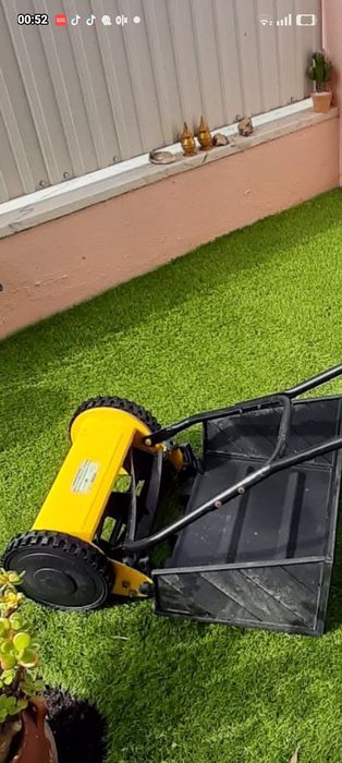 Maquina de relva manual