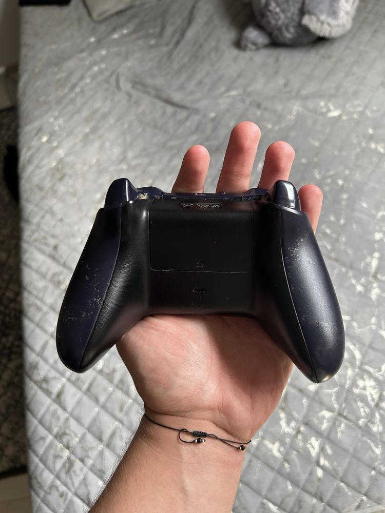 Konsola XBOX One X z grami
