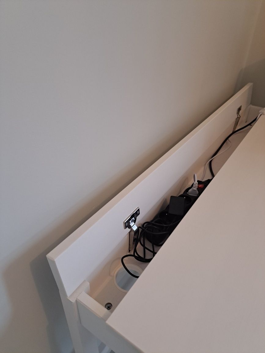 Biurko Hemnes + GRATIS