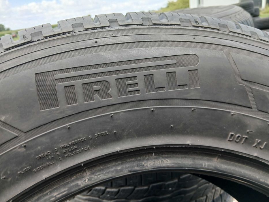 Opona używana 215/70R15C Pirelli Carrier Winter 1szt.
