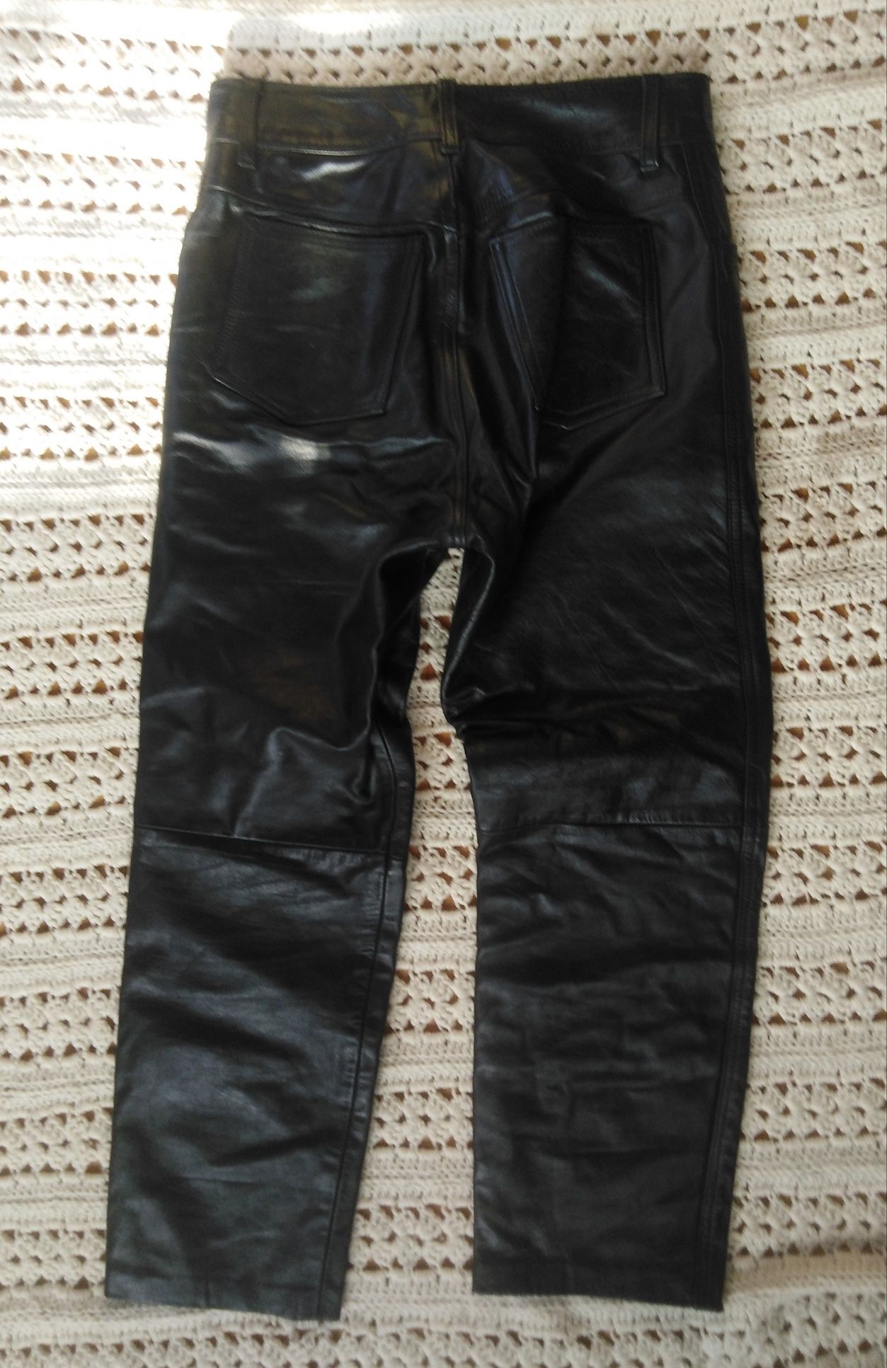 Skórzane czarne spodnie r:38