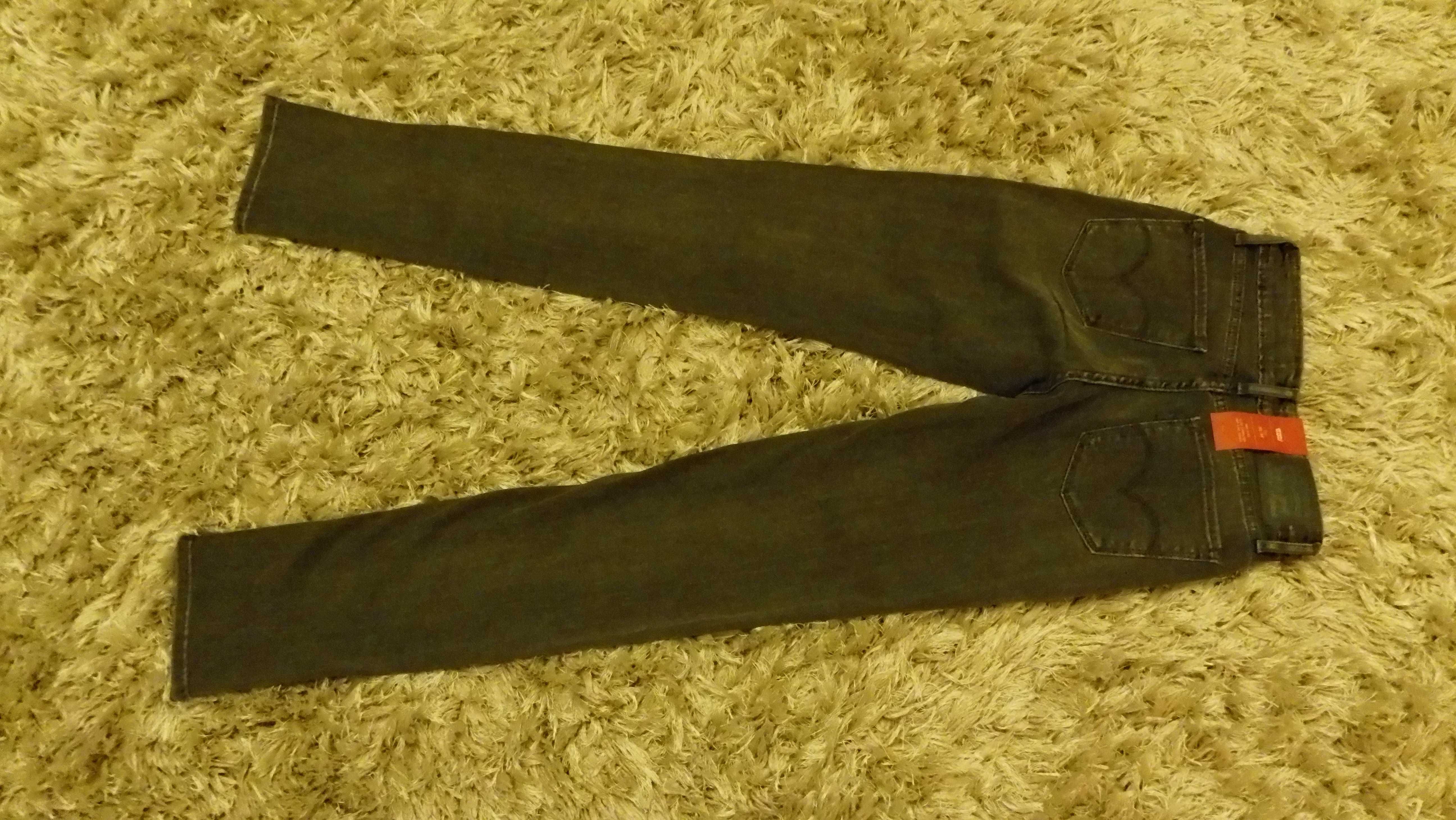 Levi's jeans spodnie 712 Slim  Nowe z USA  z metkami