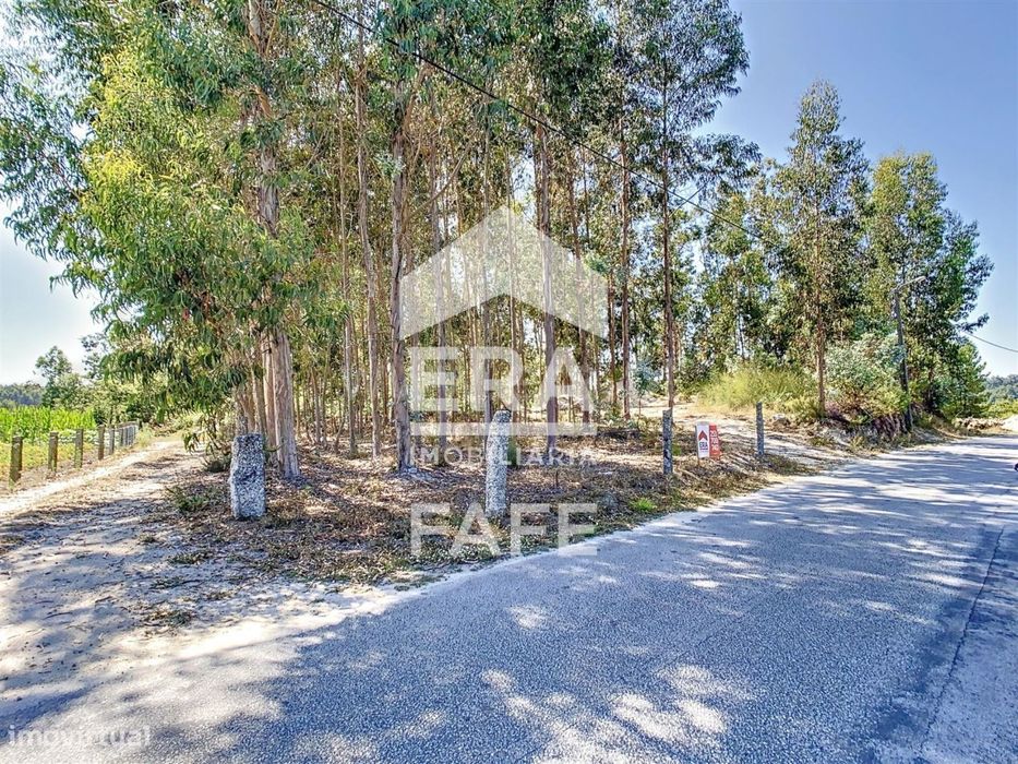 Terreno com 1.800 m2 em Ardegão