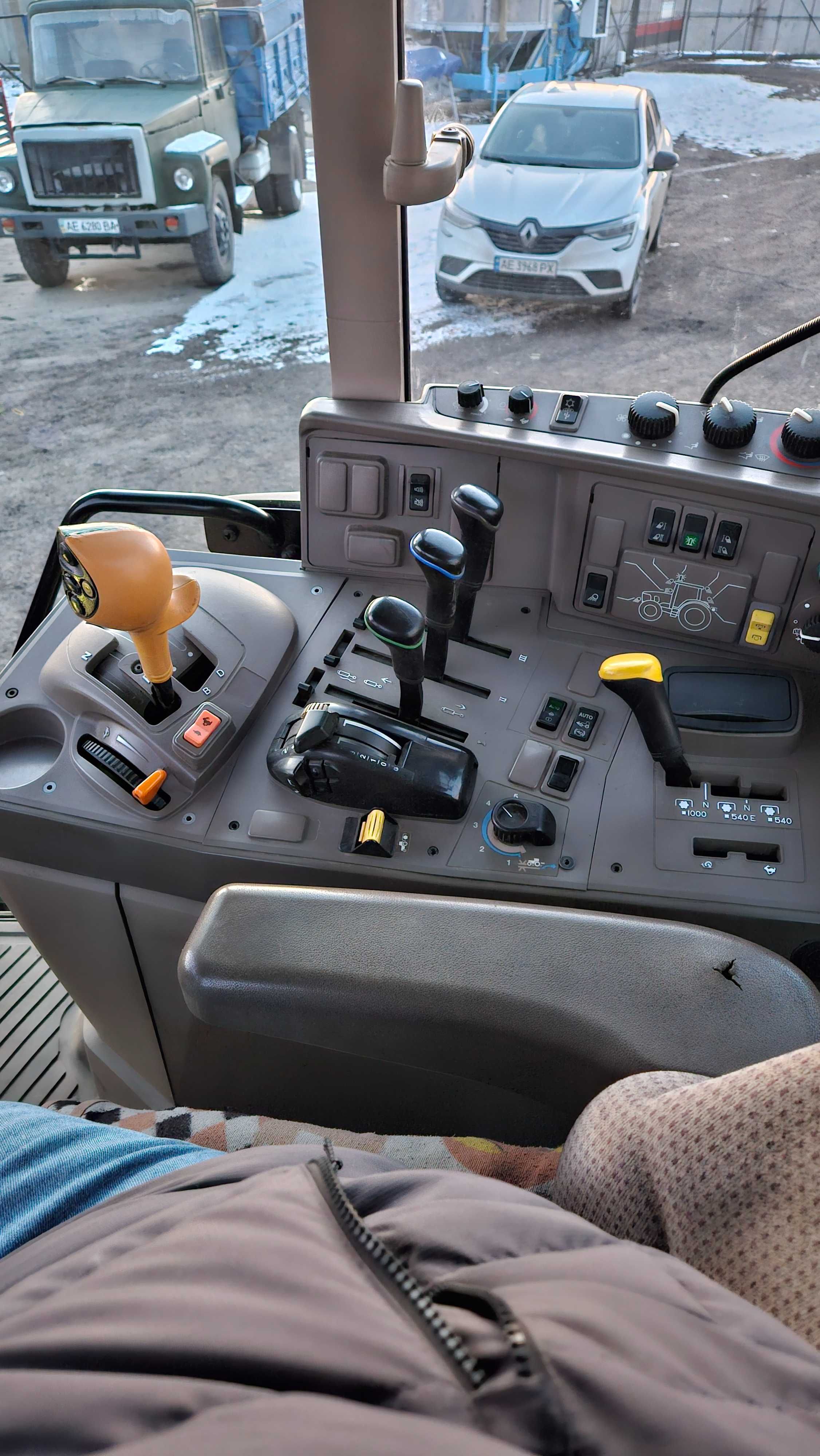 Трактор John deere 6195M 2017