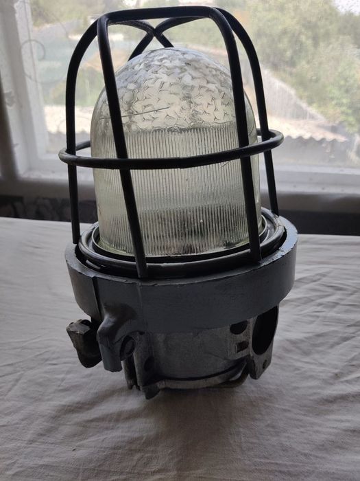 Світильник влагозахищений