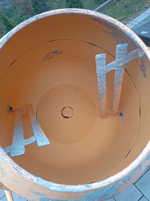 Betoniarka  200 litrów  jak nowa - włącznik do wymiany