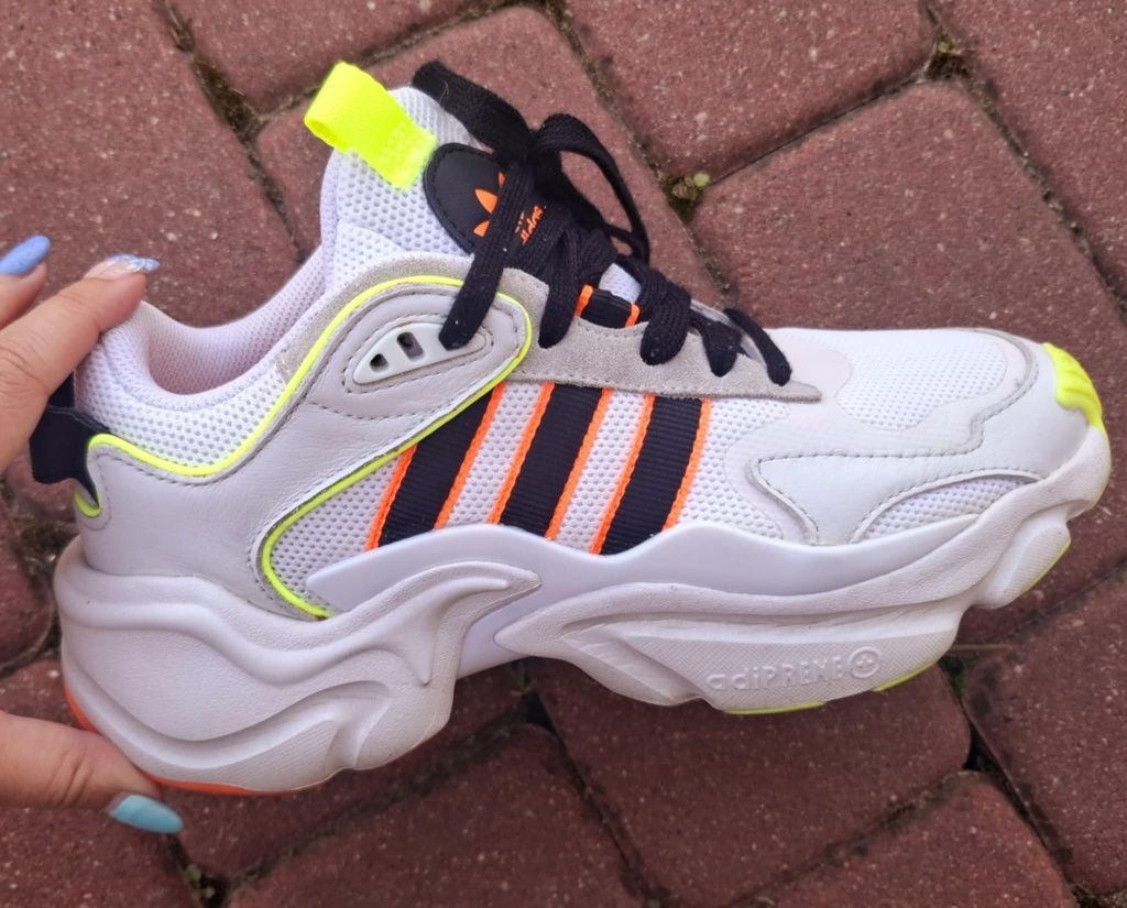 Buty adidas MAGMUR Runner r38, stan bardzo dobry