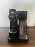 Ekspress do kawy Nespresso Gran lattissima CZARNY
