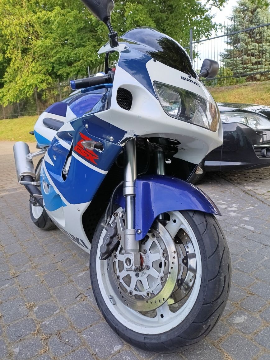 Suzuki GSX-R srad 750 na gaźnikach