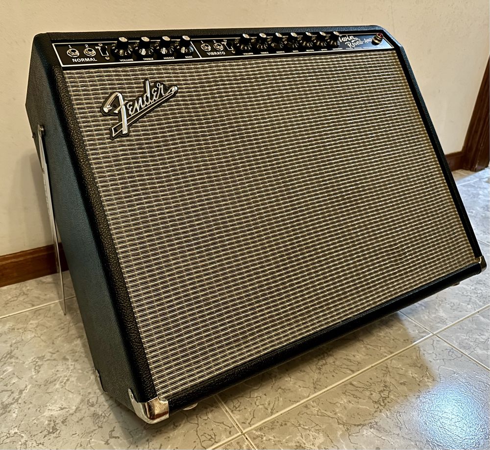Fender 65 Twin Reverb + Flight Case Santosom