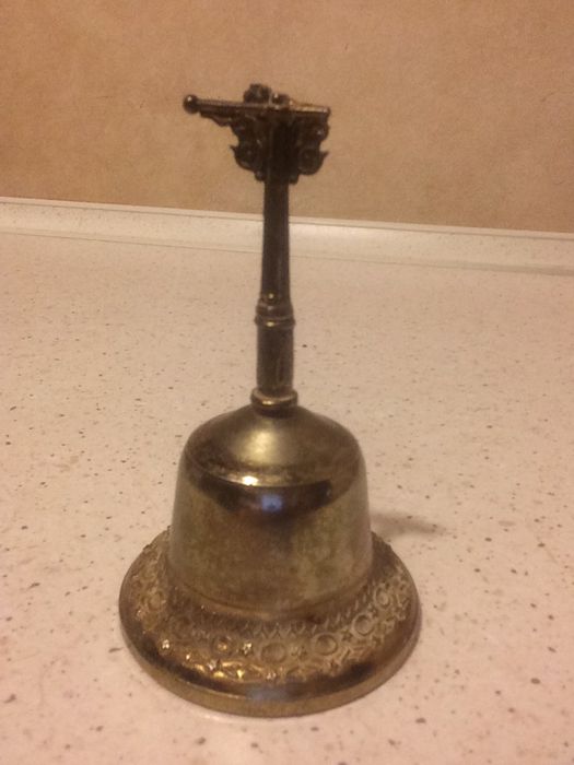 Stary dzwonek kościelny kolekcja