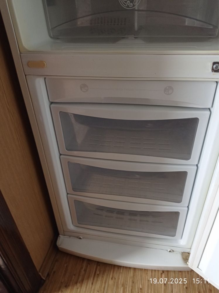Продам холодильник LG