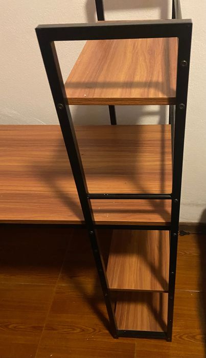 Secretaria em óptimo estado de conservação