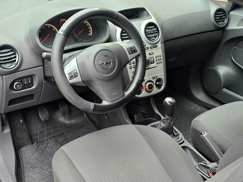 Opel Corsa 2012г.в. 1.3 дизель, механика