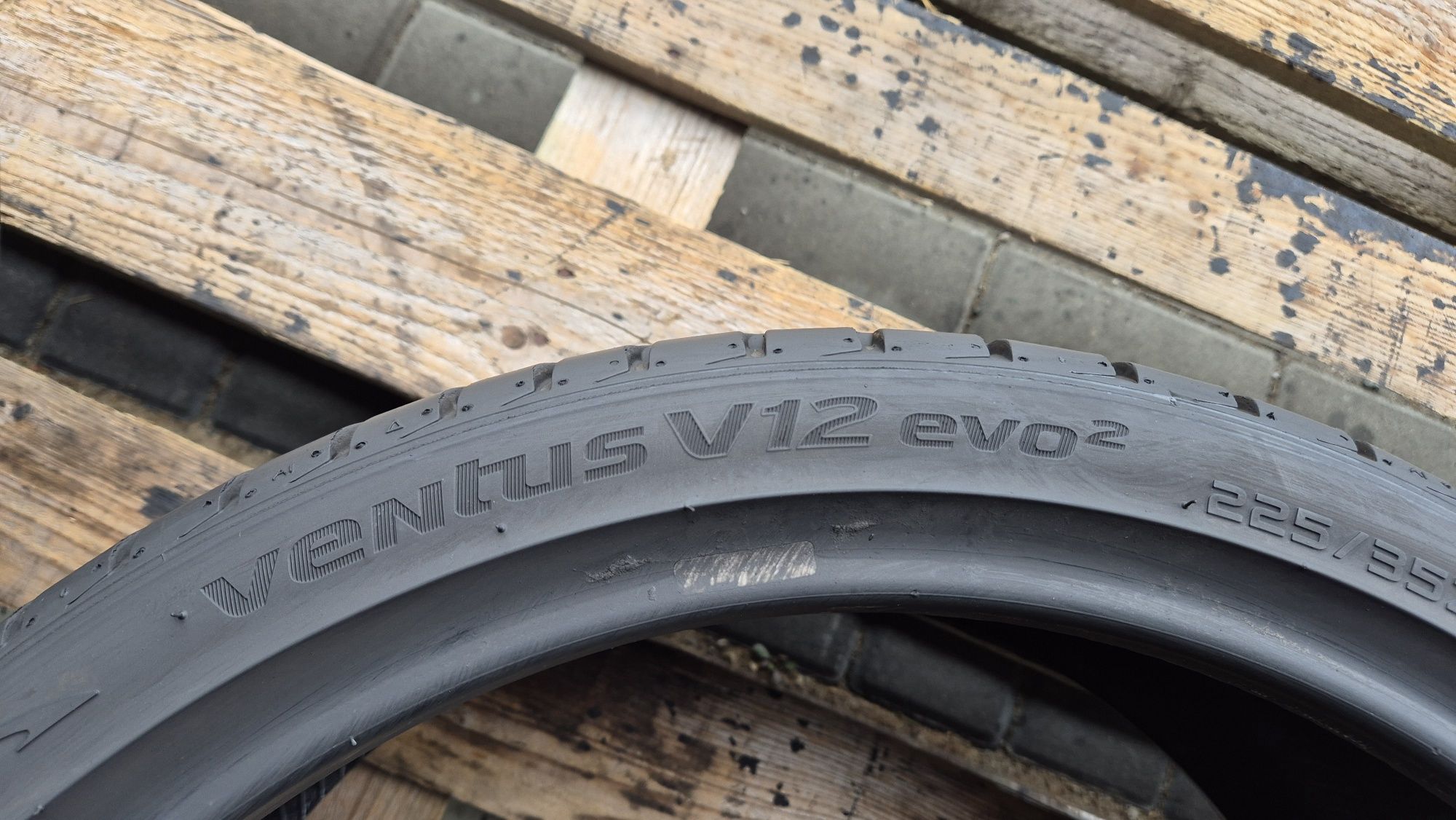 225/35/19 88Y Hankook V12 evo 2 6mm