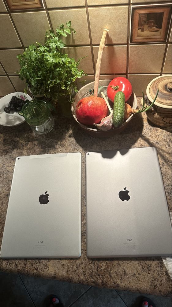 Tablet iPad Apple PRO -12.9” cali - iOS 17.4 - PROCREATE - TOUCH ID