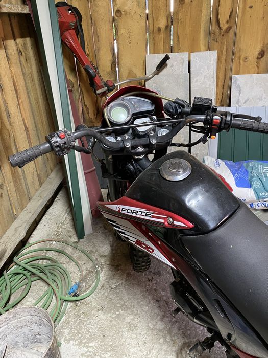 Продам мотоцикл форте 200