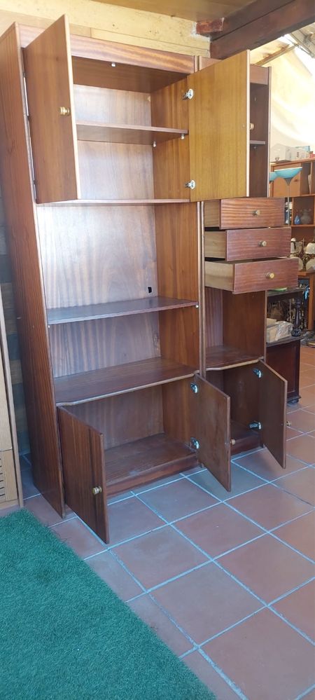 Movel de sala madeira escura
