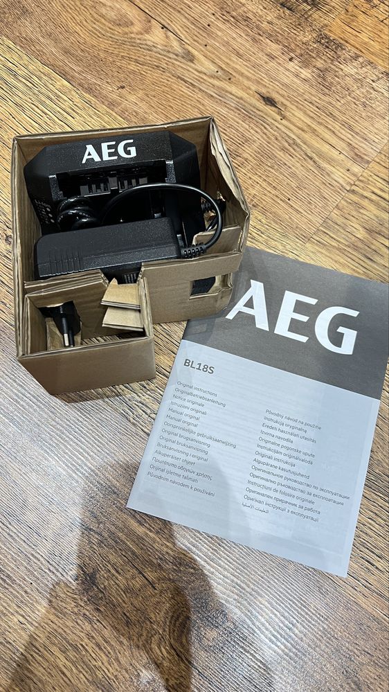 Ładowarka AEG 18V nowa BL18S