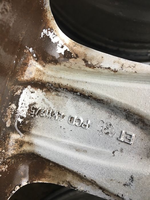 Продам титани mercedes-benz R16 ET 35 5*112