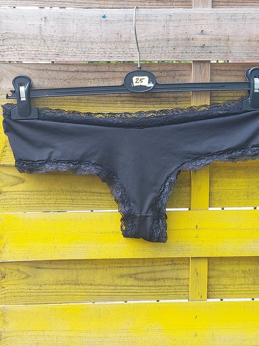 Majtki damskie czarne z koronką rozmiar M/L