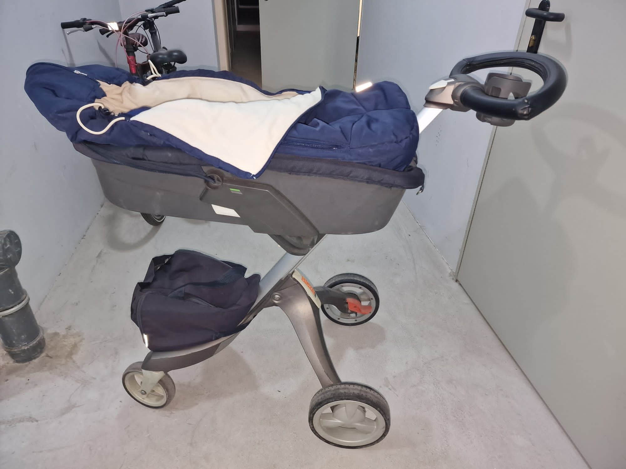 Sprzedam wózek Stokke Xplory V3 gondola plus spacerówka