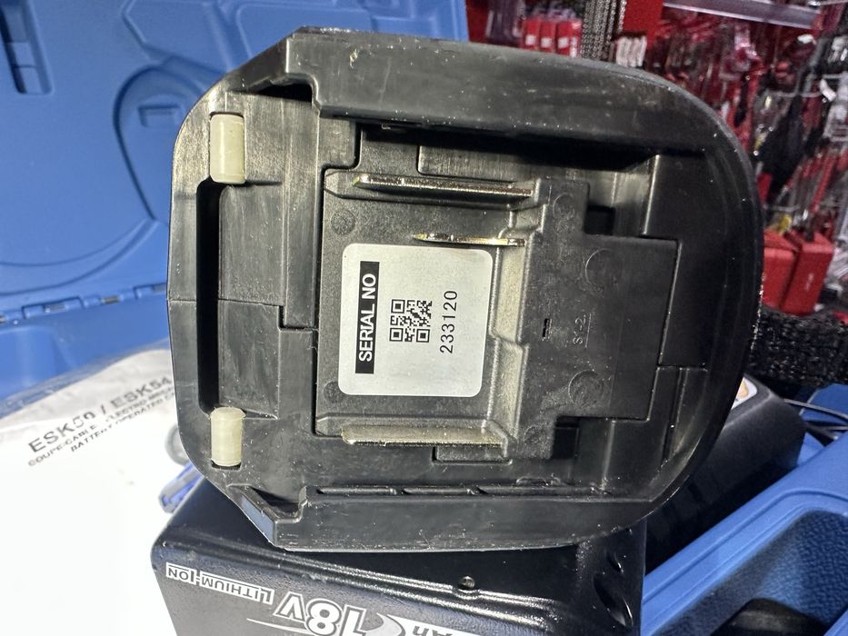 Резак для кабеля Кабелеріз акумуляторний Sicame esk50 Makita DTC103