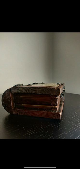 Caixa decorativa em madeira, com mapa mundi