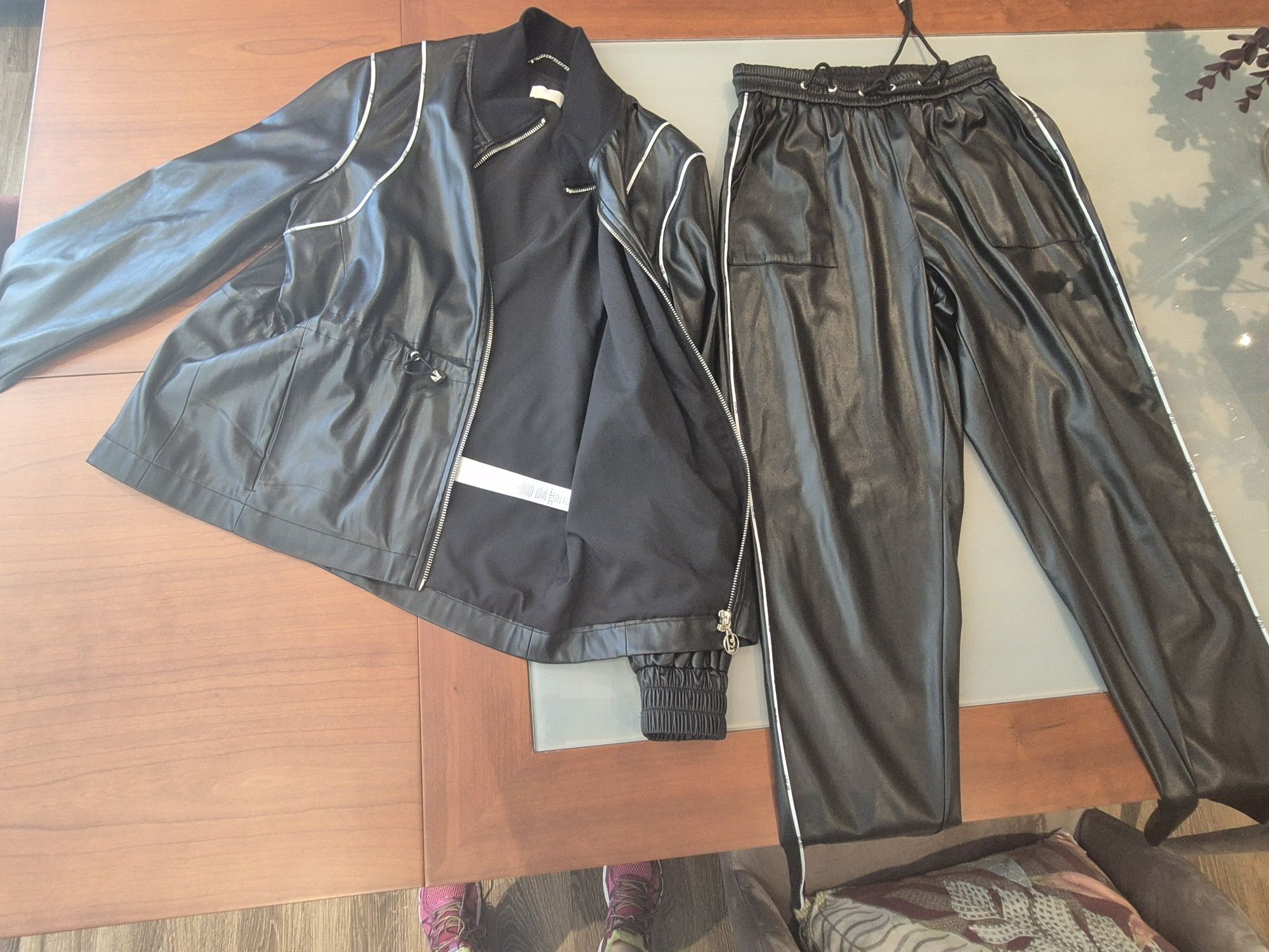 Conjunto de napa fininha da LIUJO! NOVO