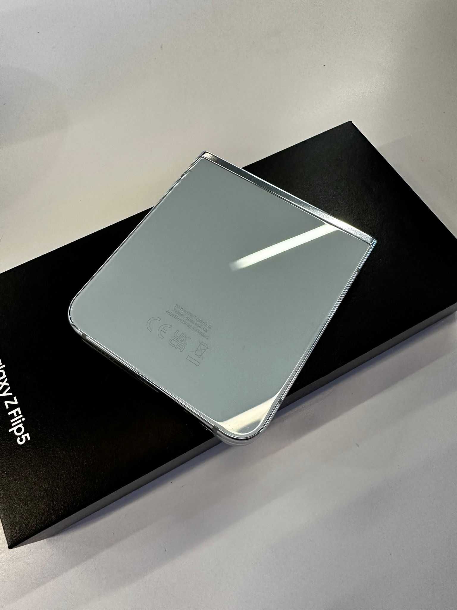 Samsung Z Flip 5 - stan bdb.
