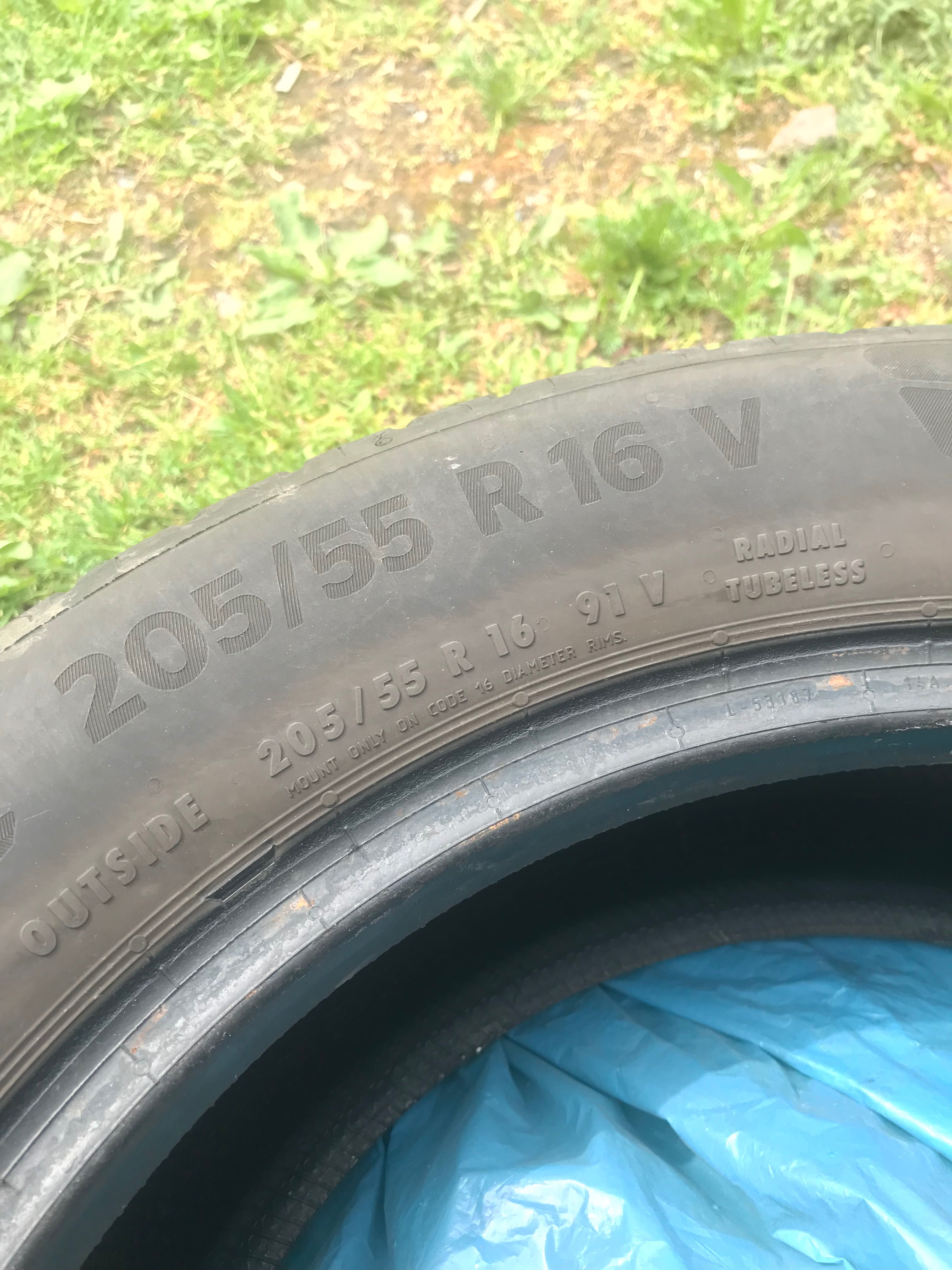 Komplet opon  letnich 205/55 R 16 V Continental