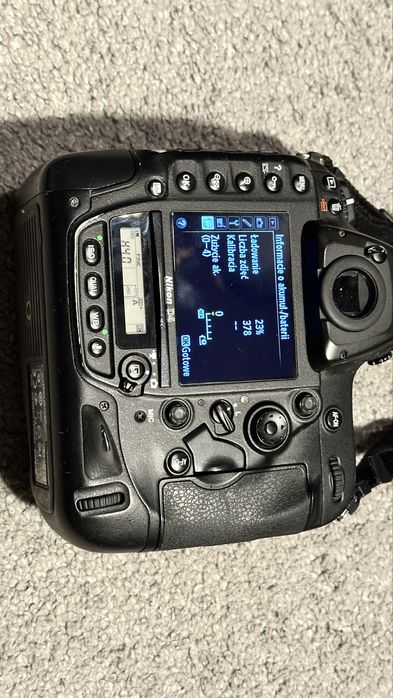 Nikon D4