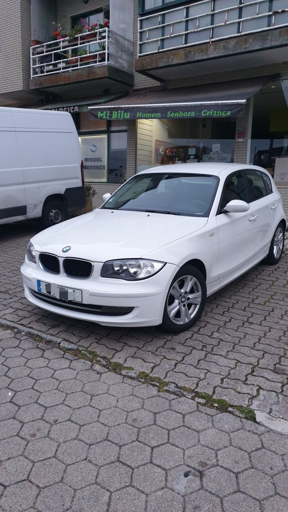 Vendo carro BMW 118D serie 1 versão Pack Premium perfeito estado