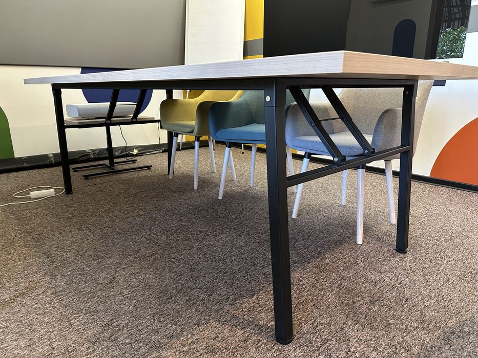 Stół konferencyjny 8 os. - skladany - z kółkami do transportu