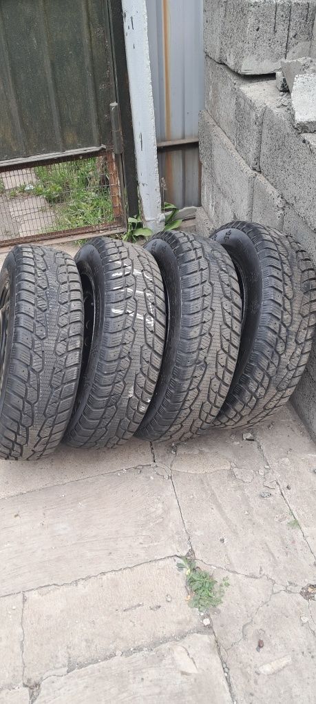 Зимние шины Torque tq023 175/70 r13 82t (под шип) разболтовка 4/100.